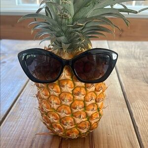 Guess  Black cateye Sunglasses